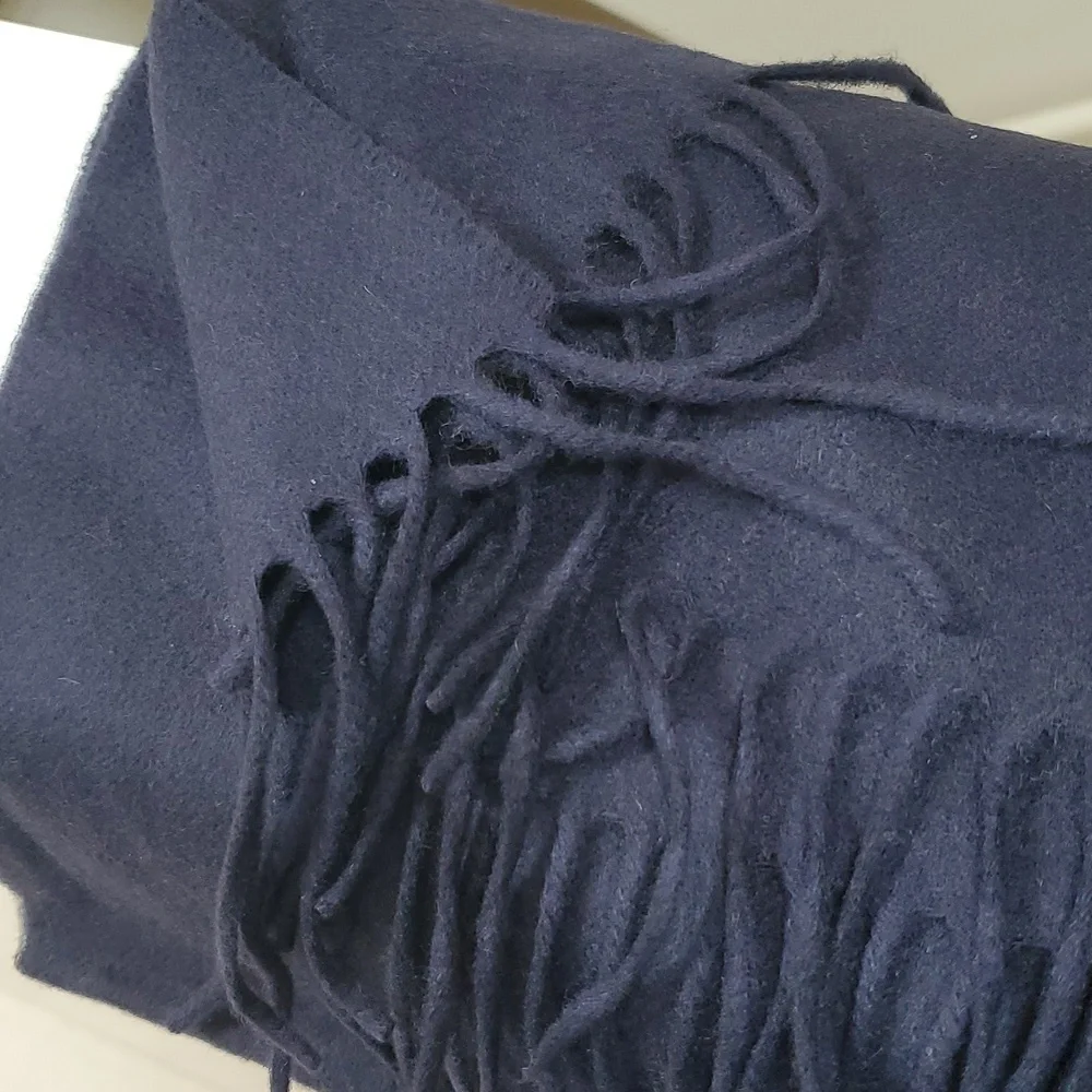 NWT Men's Johnston's of Elgin Large Cashmere Scarf in Navy